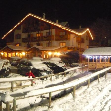 Active Hotel Gran Zebru' Cogolo Bagian luar foto