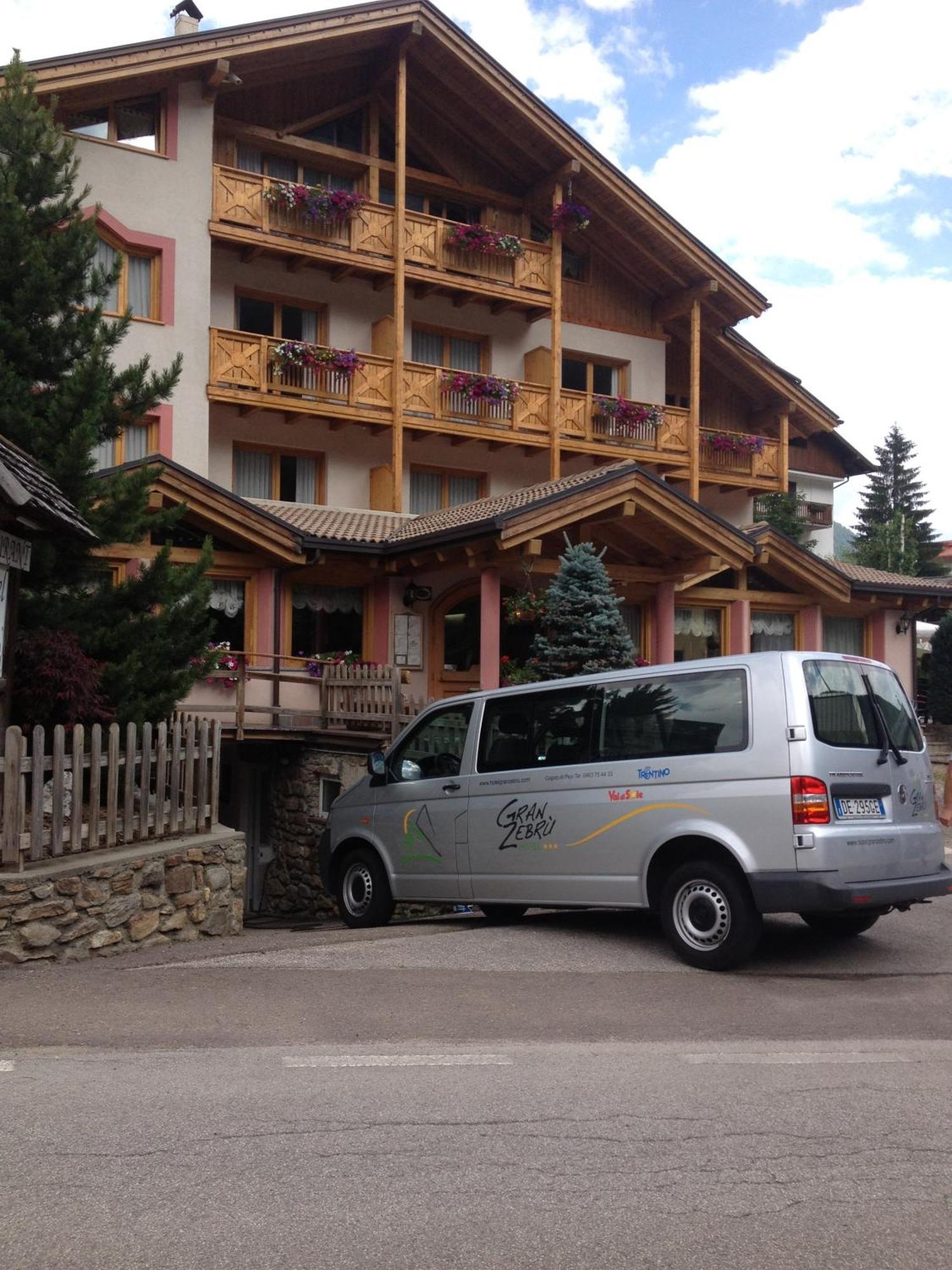 Active Hotel Gran Zebru' Cogolo Bagian luar foto